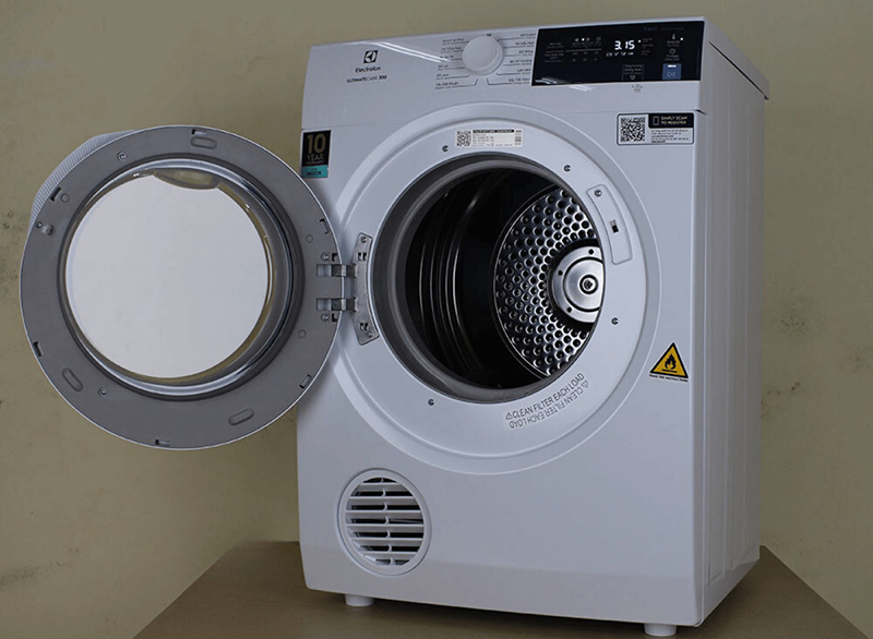 Kiểm tra khóa cửa máy sấy Electrolux